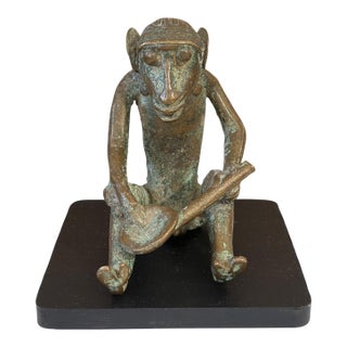 Vintage African Ashanti Akan Bronze Sculpture of a Monkey I Coast 4"h W/Stand For Sale
