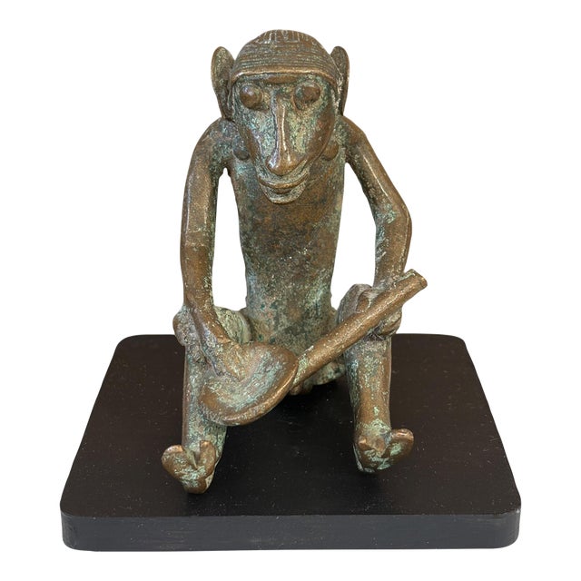 Vintage African Ashanti Akan Bronze Sculpture of a Monkey I Coast 4"h W/Stand For Sale
