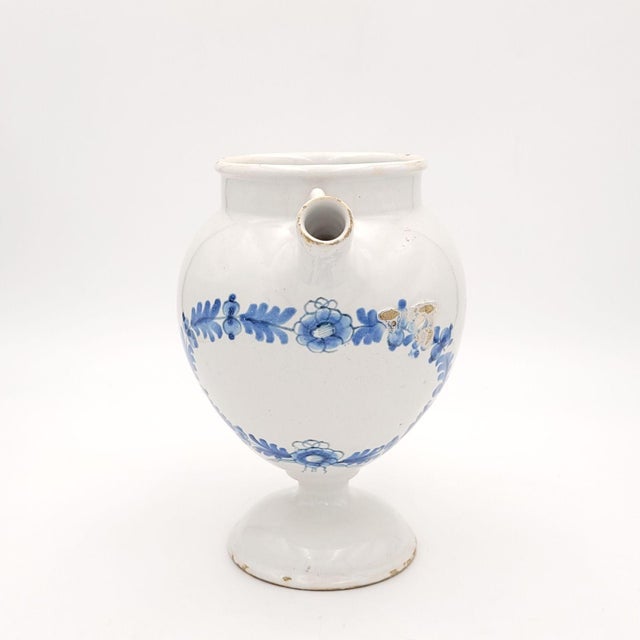 French Country Faïence Pharmacy Jar, France, 18th Century or Earlier For Sale - Image 3 of 11