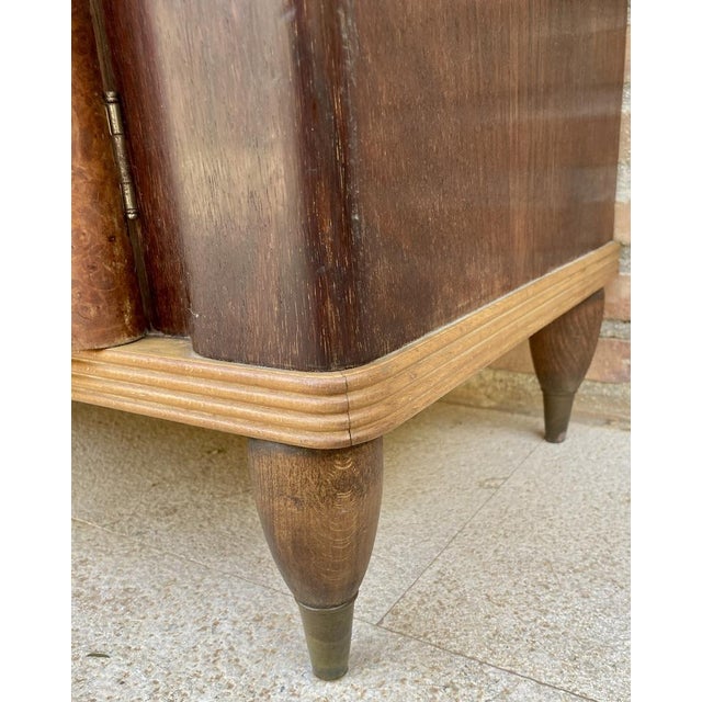 Italian Walnut and Beech Wood Nightstands with Black Glass, 1940s, Set of 2 For Sale - Image 15 of 16