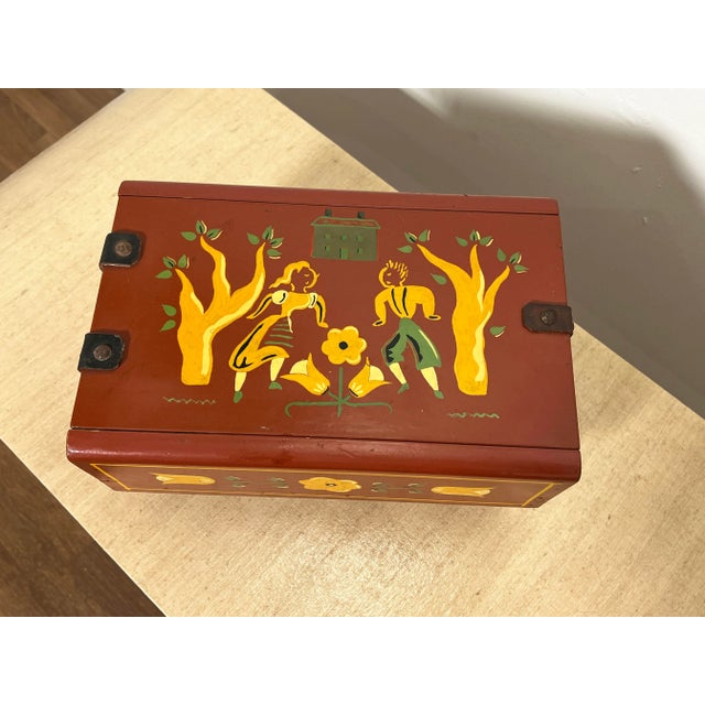 Primitive hand decorated trinket box in the style of the noted Provincetown folk artist Peter Hunt, ca. 1940s. Humorous...