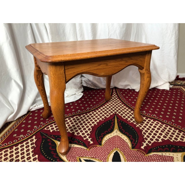 American Vintage Colonial Revival Solid Oak End Table With Queen Anne Legs For Sale - Image 3 of 12