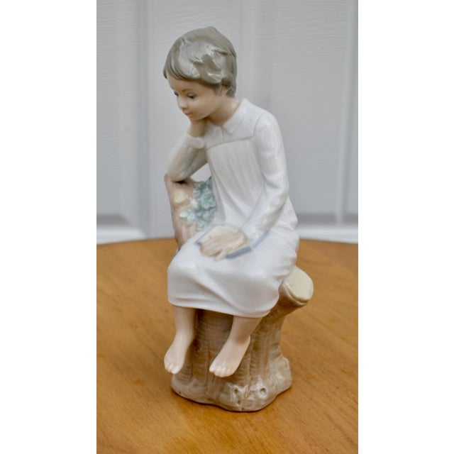 Vintage Lladro Little Boy Thinking on Tree Stump Porcelain Figurine Statue #4876 For Sale - Image 10 of 15