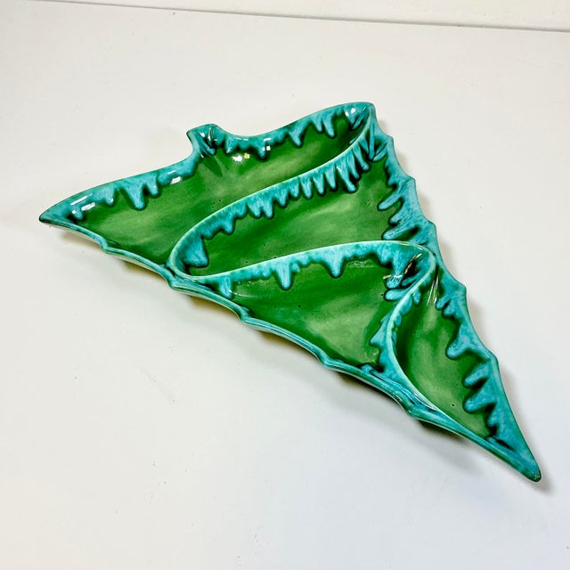 Kelly Green 1970s Vintage Folk Art Americana Divided Turquoise Drip Christmas Tree Serving Dish For Sale - Image 8 of 12