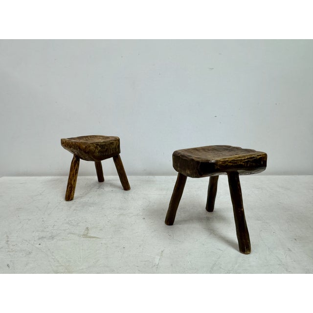 Wood Rustic Brutalist Tripod Stools in Elm, 1960s, Set of 2 For Sale - Image 7 of 17