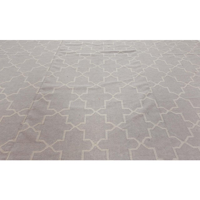 Textile Doris Leslie Blau Dhurrie Vintage Light Gray - Handmade Carpet For Sale - Image 7 of 8