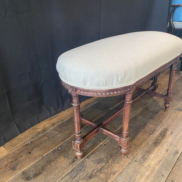 19th Century French Louis XVI Carved Walnut Oval Bench or Ottoman For Sale - Image 4 of 5