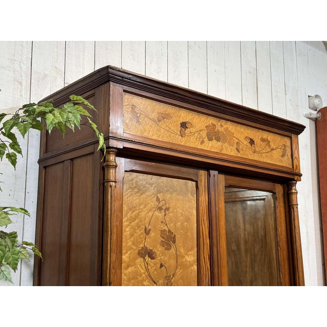 Wood 20th Century Art Nouveau Wardrobe in Pitch Pine and Speckled Maple Burl For Sale - Image 7 of 18