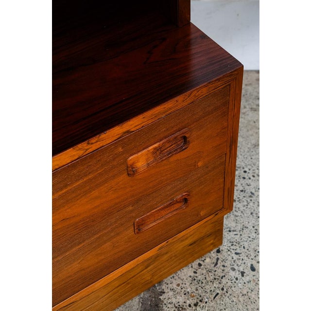 1960s 1960s Mid Century Danish Modern Credenza Bookshelf Cabinet Rosewood Vinyl Storage MCM For Sale - Image 5 of 12