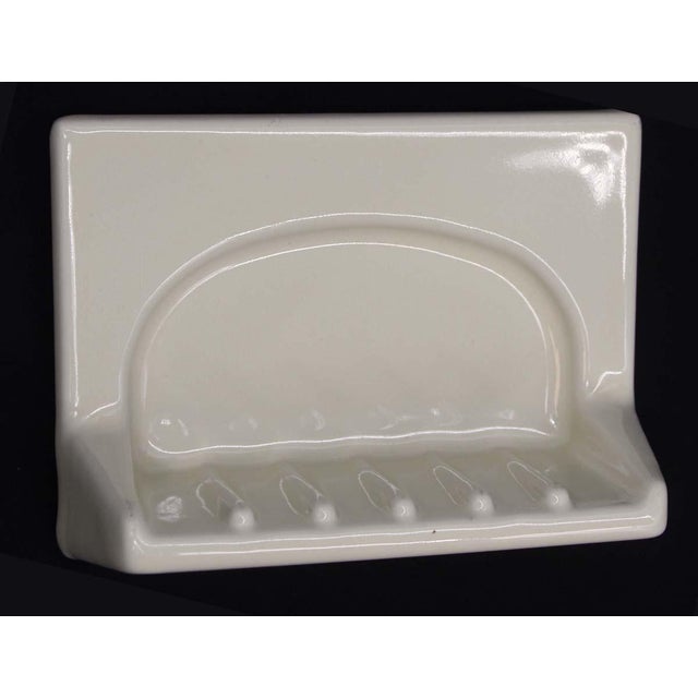 Reclaimed off white ceramic recessed wall mount bathtub soap dish in a rectangle shape. This is an old new stock, never...