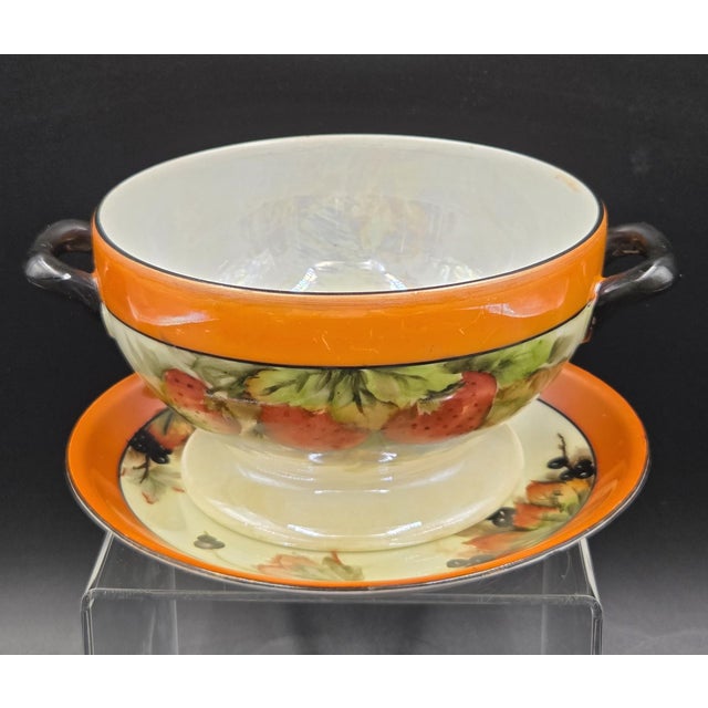 Add a touch of "Cottagecore" elegance to your collection with this exquisite early 20th-century bouillon set. This fine...