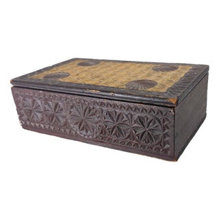 18th or 19th Century American Folk Art Chip Carved Polychrome Box For Sale