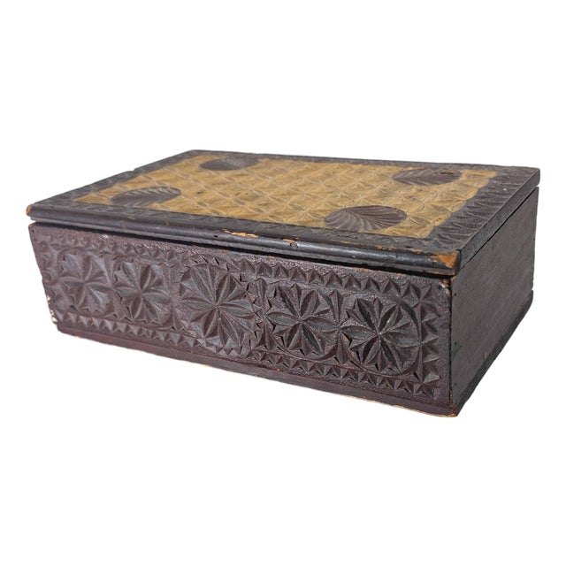 18th or 19th Century American Folk Art Chip Carved Polychrome Box For Sale