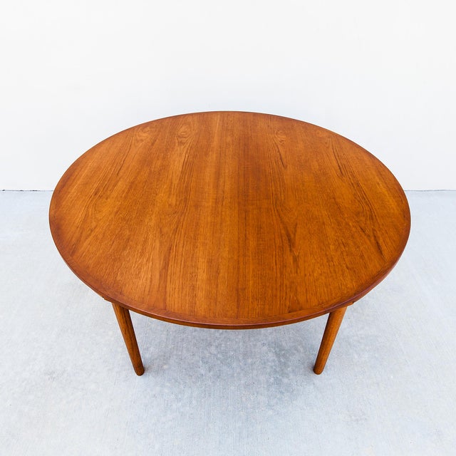 Wood 1960s Iconic Danish Modern Lotus Expandable Dining Table by Dyrlund, Large Version For Sale - Image 7 of 15