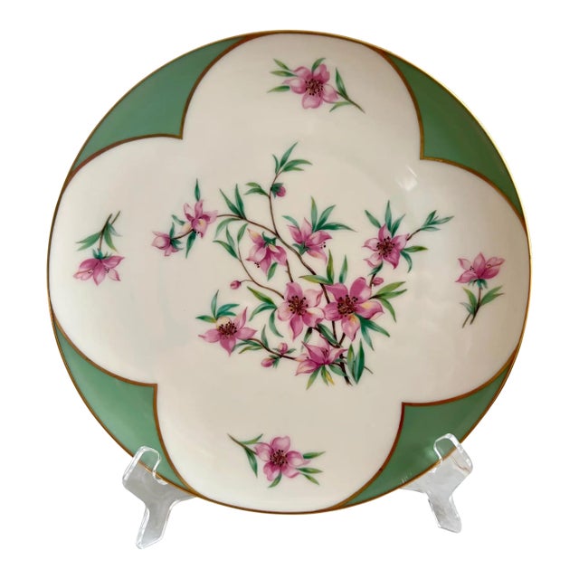 Mid 20th Century Lenox “Peachtree” Decorative Wall Plate With Scalloped Green & Ivory Rim — 10.5”, Usa For Sale