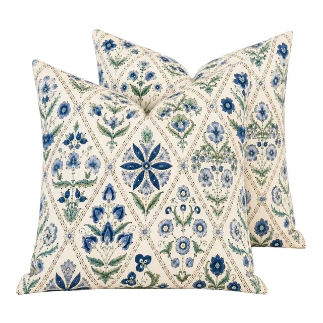 Oscar De La Renta Susani Trellis 22" X 22" Decorative Pillow Pair For Sale