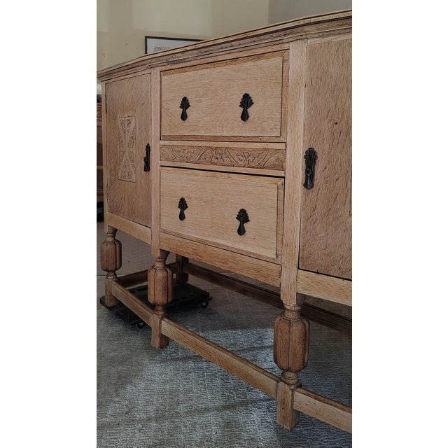 English 1940s Natural Tiger Oak Sideboard With Carved Detailing For Sale - Image 3 of 11