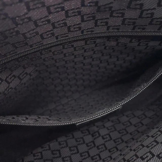 A 1990s Gucci Black Textured Leather and Brass Hardware Shoulder Bag For Sale - Image 10 of 14