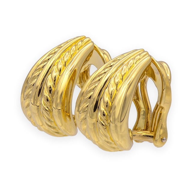 Contemporary Vintage David Yurman 18k Yellow Gold Cable Shrimp J Hoop Earrings, A Pair For Sale - Image 3 of 11