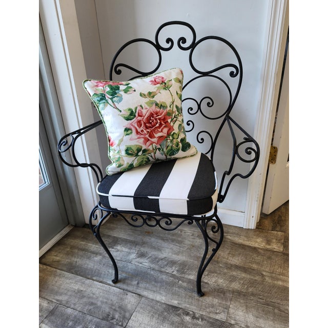 French Provincial Vintage Wrought Iron Garden Armchair With Cabriole Legs For Sale - Image 3 of 15