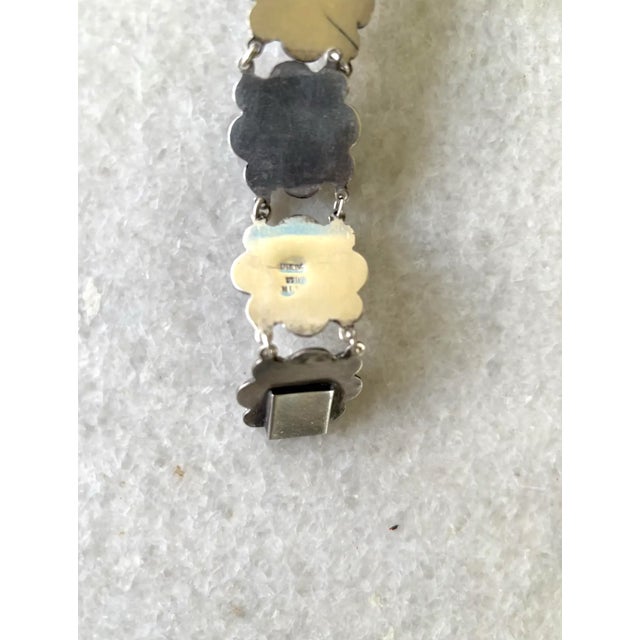 1970s Vintage Mid-Century Sterling Silver Floral Design Wrap Bracelet - Stamped 'Made in Mexico' For Sale - Image 5 of 7