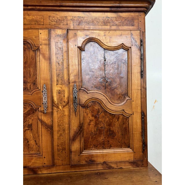 Purple Louis XV Two-Part Bressan Buffet in Walnut and Elm For Sale - Image 8 of 10