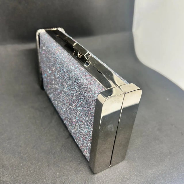 Jimmy Choo Amazing Jimmy Choo Silver Fine Glitter Fabric and Metal Clutch Bag For Sale - Image 4 of 7