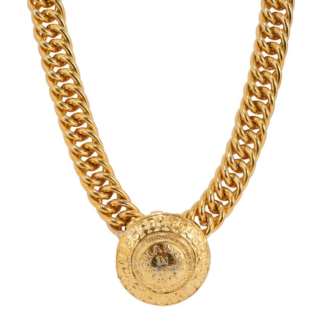 Vintage Chanel Paris Gold Toned 31 Rue Cambon Chain Necklace For Sale