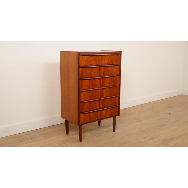 Mid-Century Modern Vintage Danish Chest of Drawers in Teak For Sale - Image 3 of 10