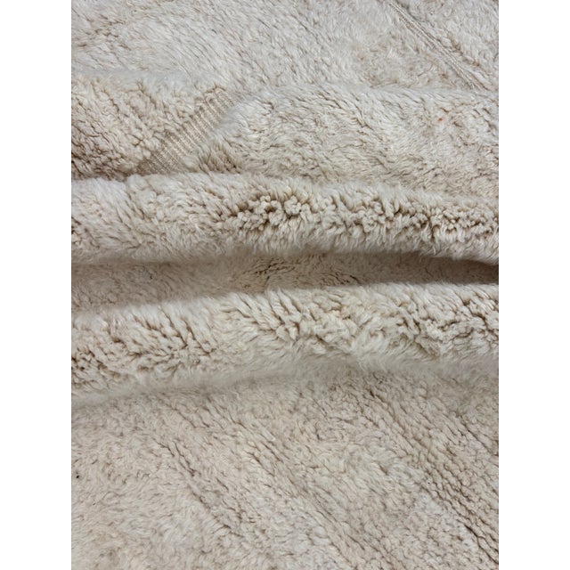 Moroccan Beni M’rirt Wool Rug – Hand Knotted Berber Carpet, Large Ivory Luxury Area Rug For Sale - Image 6 of 15