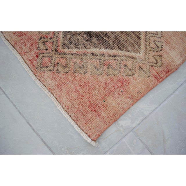 Pink 1970s Vintage Hand Knotted Small Rug For Sale - Image 8 of 15