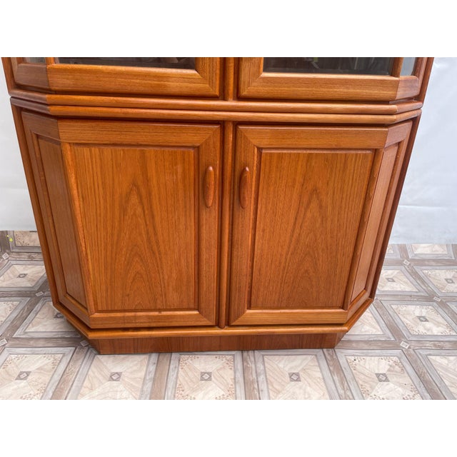 Danish Illuminated Teak Display Cabinet For Sale - Image 3 of 18