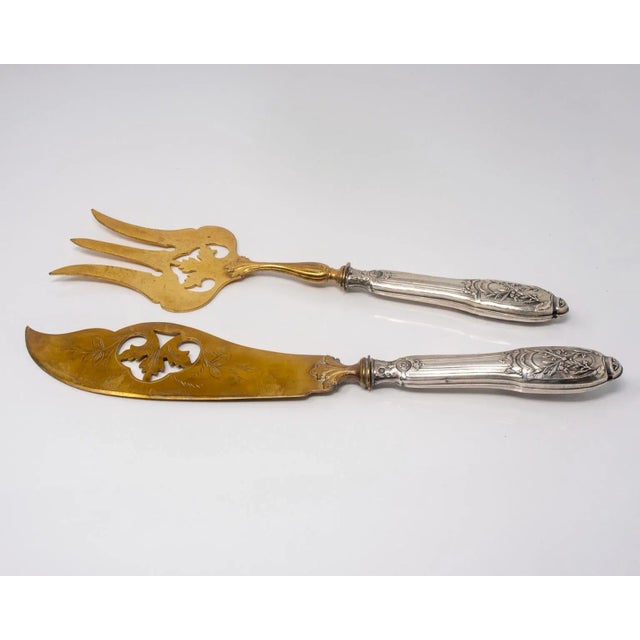 Art Nouveau French Art Nouveau Sterling and Vermeil 2pc Fish Server Set For Sale - Image 3 of 11