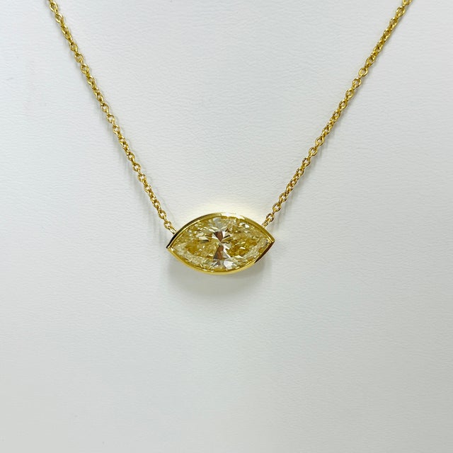Modern 5 Carat Marquise Diamond East West Bezel Necklace in 18k Yellow Gold For Sale - Image 3 of 7