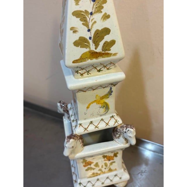 Jay-Willfred hand-painted Italian ceramic obelisk sculpture. Excellent condition.
