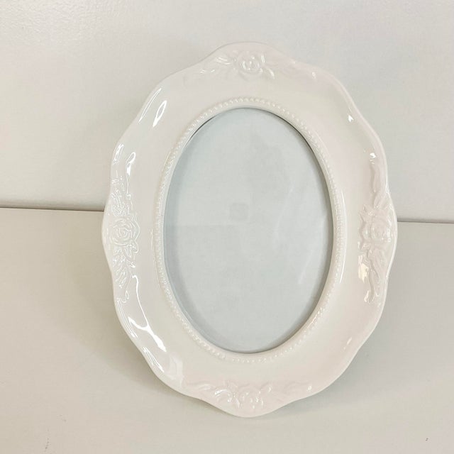 Vintage Art Nouveau Victorian Farmhouse Ceramic Oval Photo Frame. For Sale - Image 6 of 9