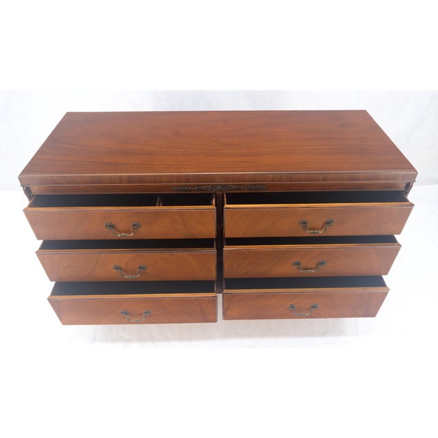 Duncan Phyve Mahogany 6 Drawers Splayed Carved Legs 6 Drawers Dresser MINT For Sale - Image 12 of 15