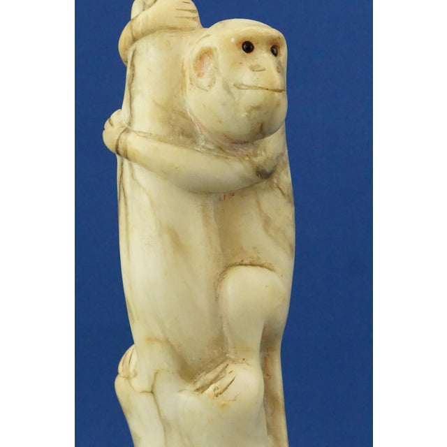 Qing Dynasty Qianlong Marble Monkey Sculpture with Jasper Eyes, China, Late 1800s For Sale - Image 11 of 18