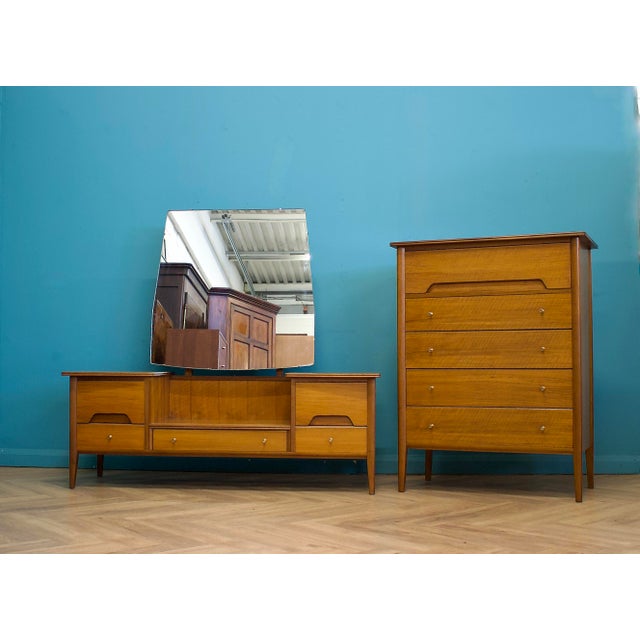 Mid-Century Modern Mid-Century Walnut Dressing Table from Younger, 1960s For Sale - Image 3 of 11
