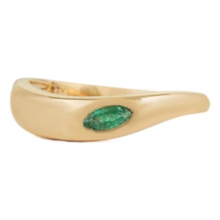 14k Gold Modern Sculptural Marquise Natural Emerald Wavy Band Ring Size 9 For Sale