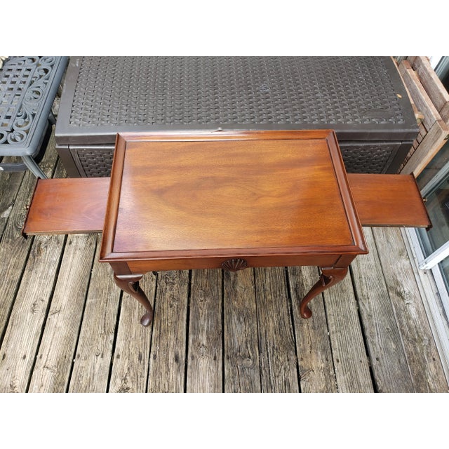 1950s English Mahogany Queen Anne Tray Top Tea Table by Hickory Chair For Sale - Image 12 of 13