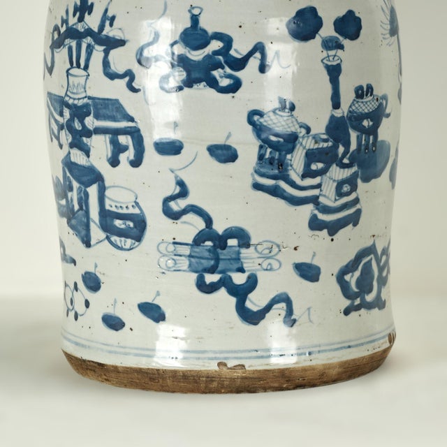 Pair of Antique Chinese Blue and White Porcelain Lidded Jars or Urns For Sale - Image 11 of 16
