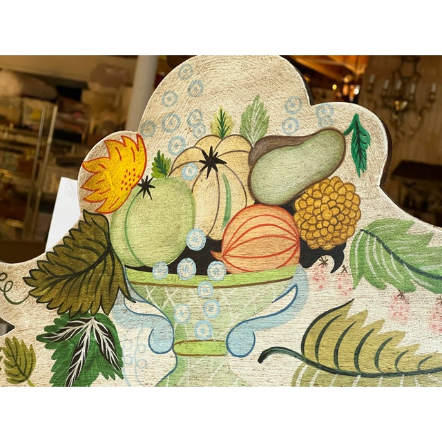 1980s Vintage Hand-Painted Tole Fruit Basket Carved Wood Wall Mirror With Gilt Frame – Italian/Folk Art Cottage Style For Sale - Image 5 of 12