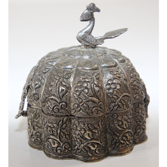 Antique North Indian Mughal Silver Chased Collectible Trinket Box For Sale - Image 10 of 12