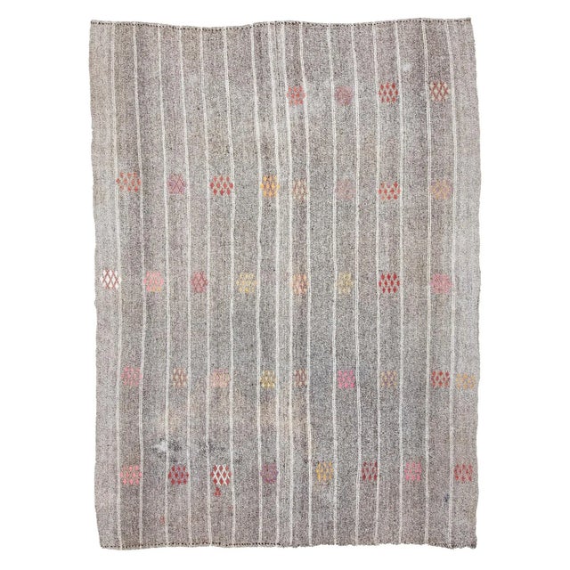 Textile 1960s Vintage Gray Embroidered Turkish Kilim Rug- 8′ × 10′9″ For Sale - Image 7 of 7