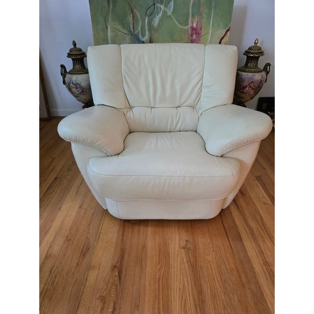Mid-Century Modern Vintage Mid Century Modern Style Italian Leather Club Chair For Sale - Image 3 of 8