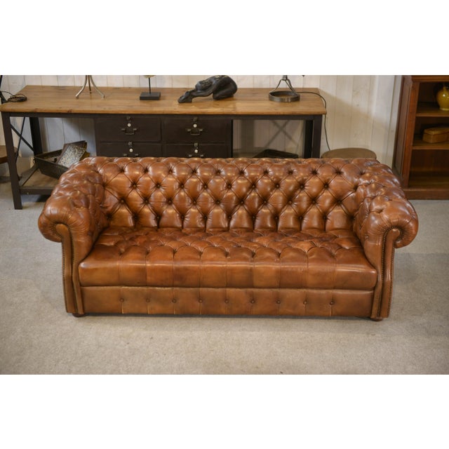Industrial Chesterfield Sofa in Tan Tufted Leather, 1990s For Sale - Image 3 of 12