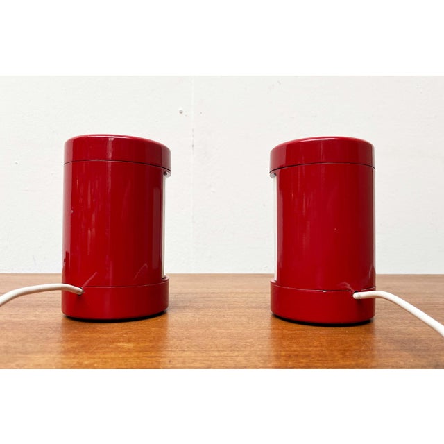 Mid-Century Modern Italian Space Age Red Model Laura Table Lamps by Olaf Von Bohr and Diego Valenti for Valenti Luce Milano, 1960s, Set of 2 For Sale - Image 18 of 18