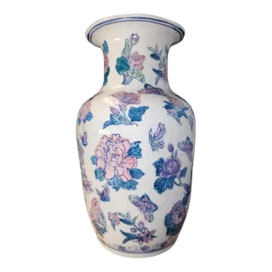 Early 20th Century Chinese Qianlong Floral Vase