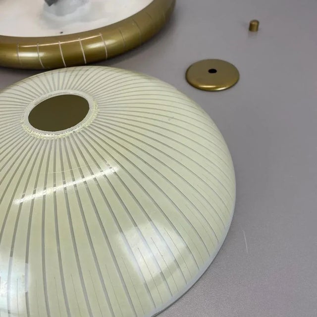 Round Metal Wall Light in the style of Gio Ponti, 1950s For Sale - Image 15 of 18